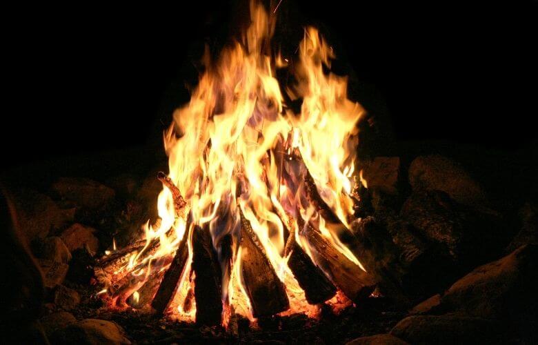 underrated camping accessories (2) (1)