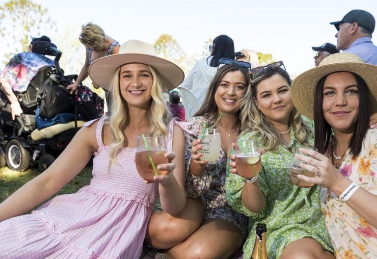 food and wine festival carnival of flowers toowoomba - murphys creek escape